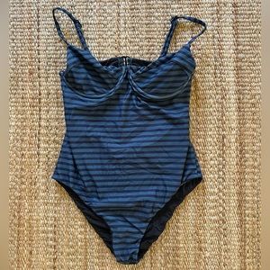 Acacia Marlow One Piece size S